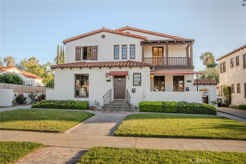3564 Elmwood