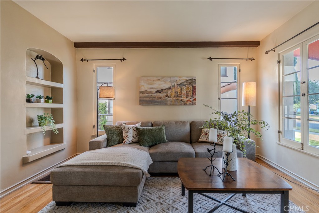 3564 Elmwood