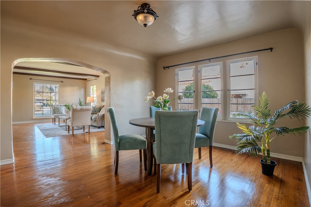 3564 Elmwood