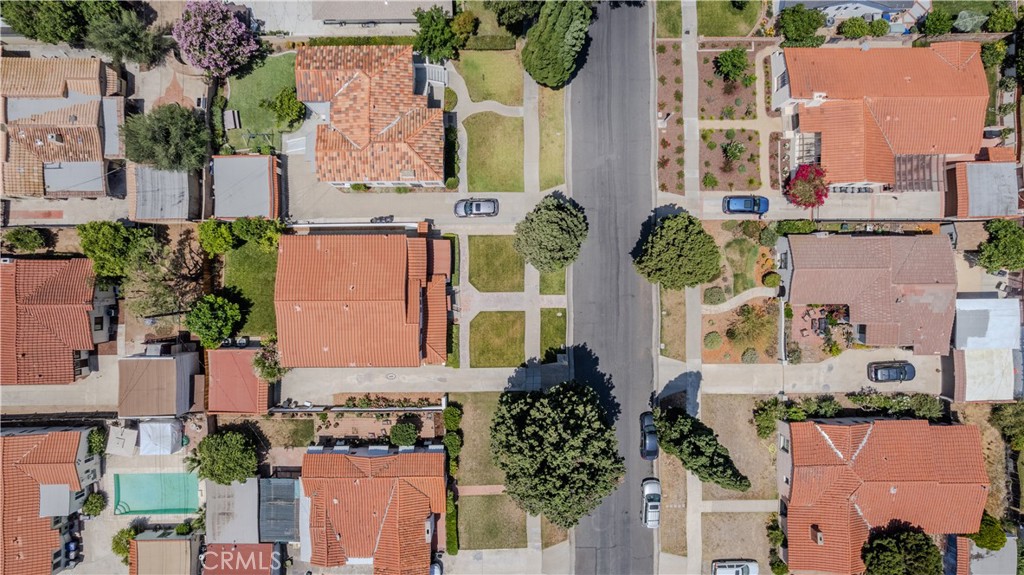 3564 Elmwood