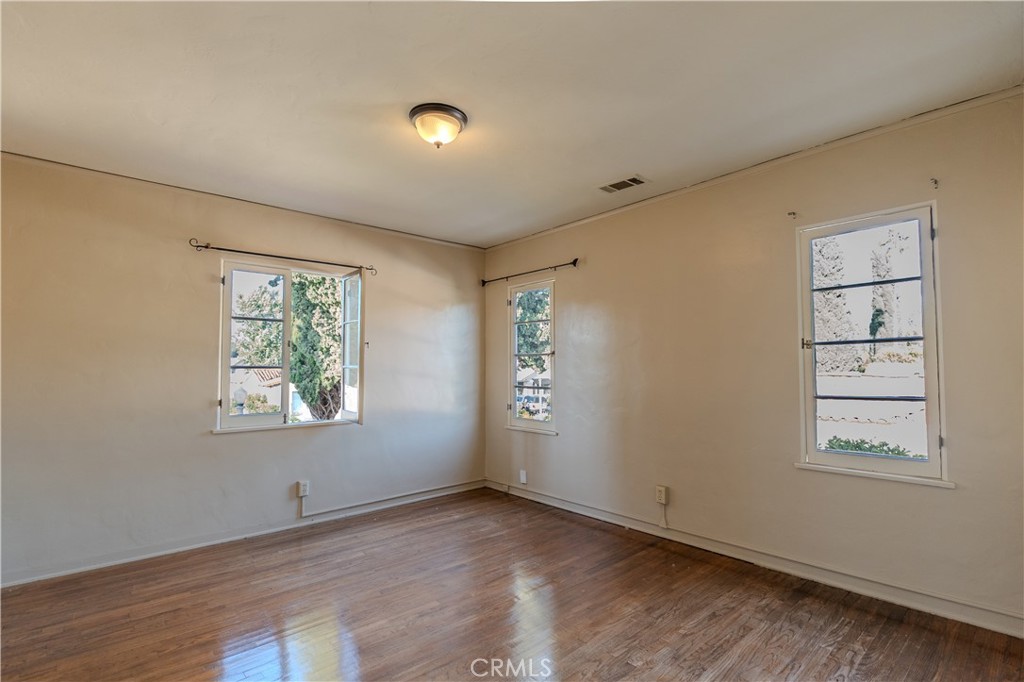 3564 Elmwood