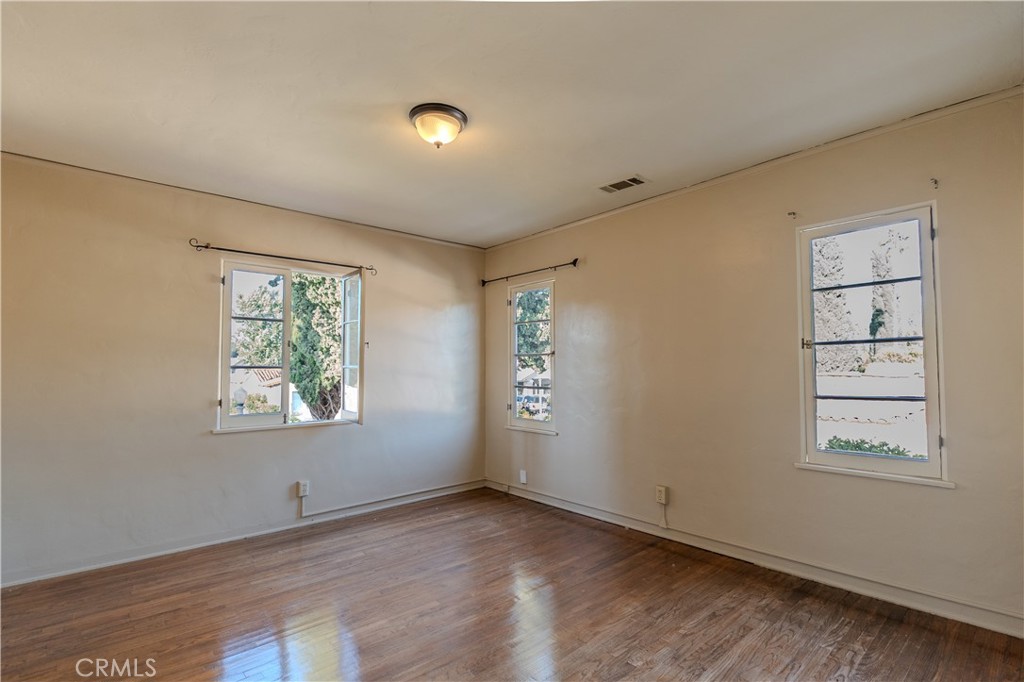 3564 Elmwood