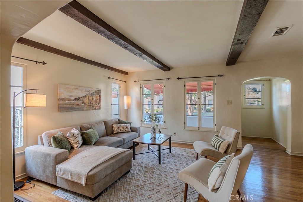 3564 Elmwood