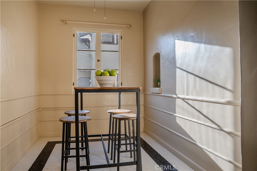 3564 Elmwood