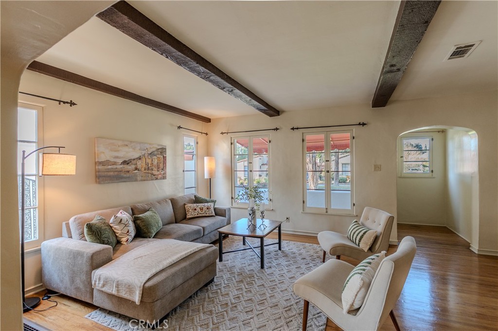 3564 Elmwood