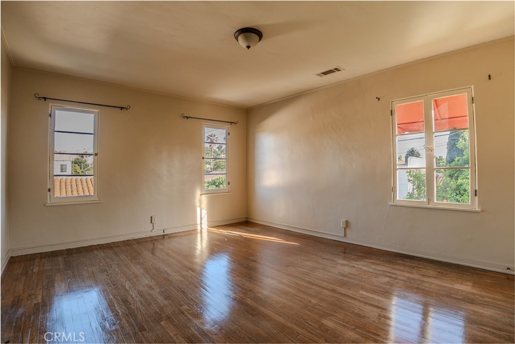 3564 Elmwood