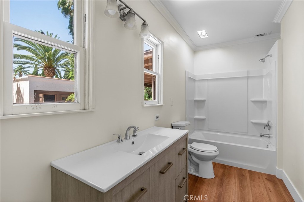 3956 Beechwood