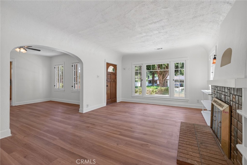 3956 Beechwood