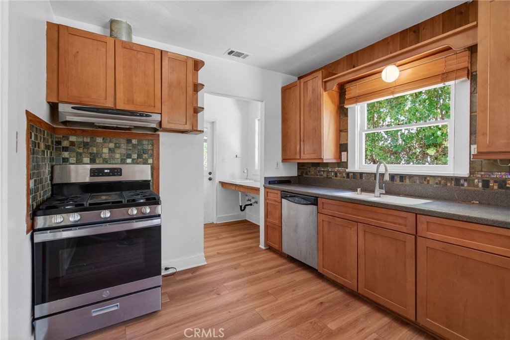 3956 Beechwood