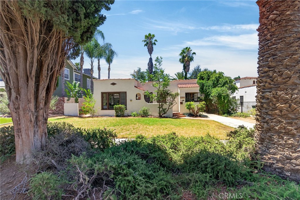 3956 Beechwood