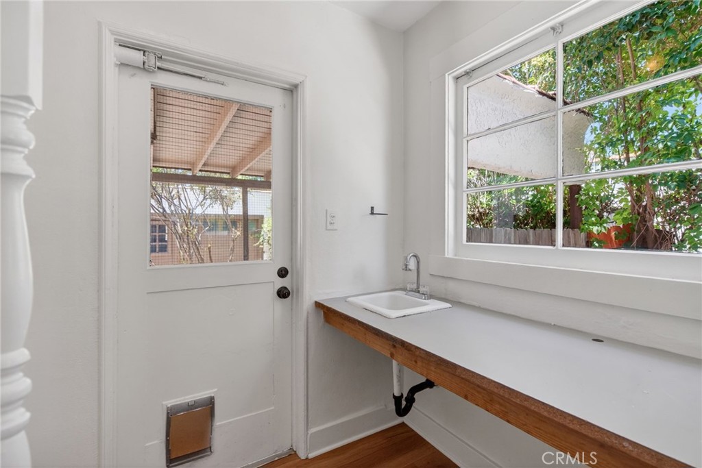 3956 Beechwood