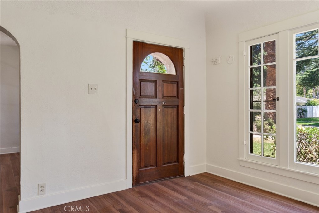 3956 Beechwood