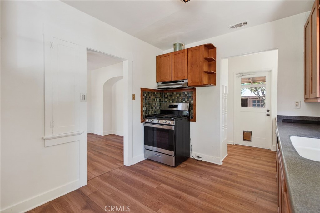 3956 Beechwood