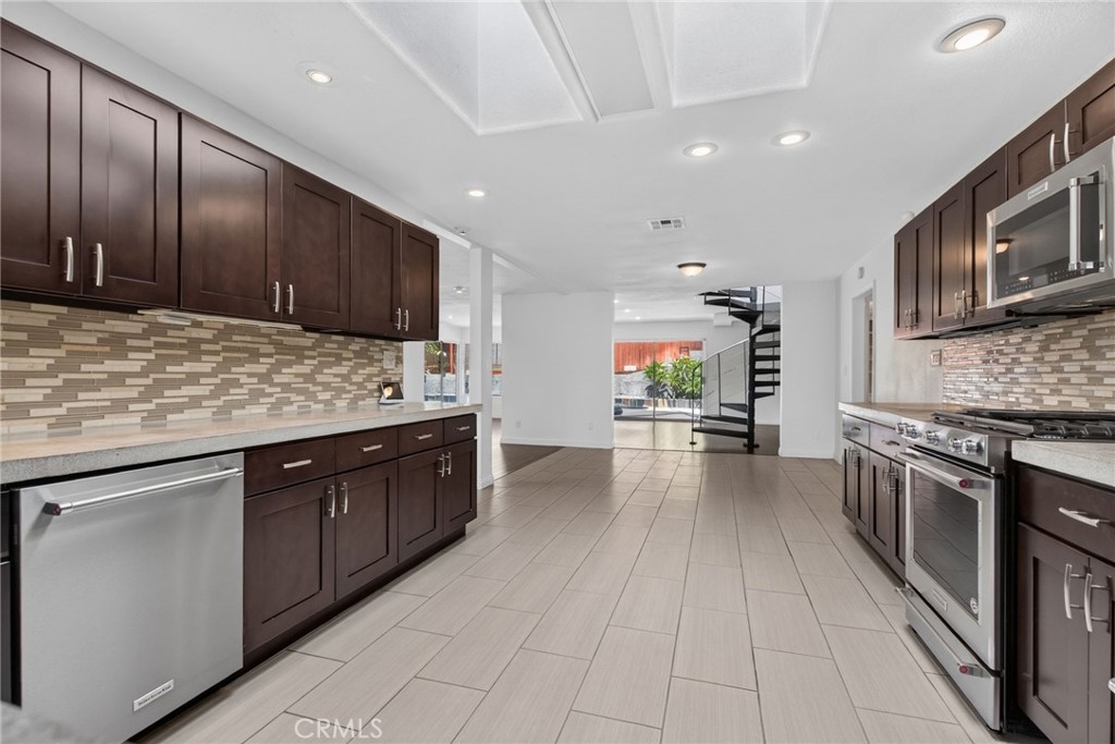 11610 Cornell