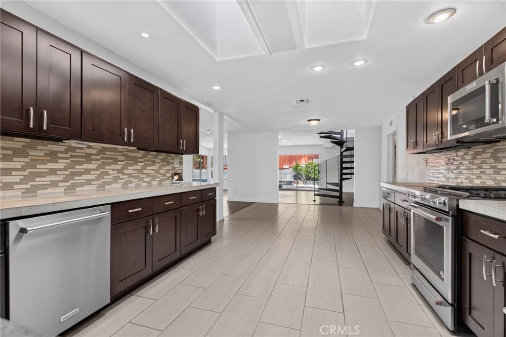 11610 Cornell