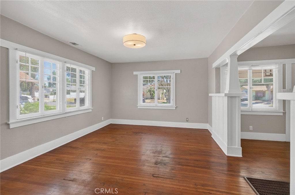 4391 Highland
