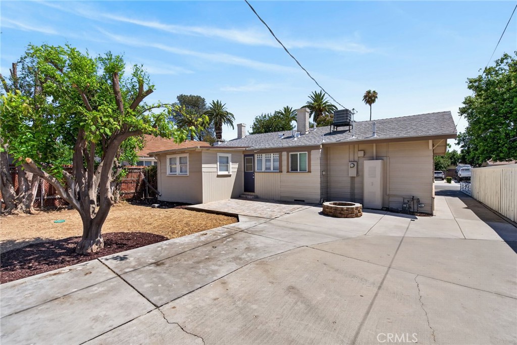 4391 Highland