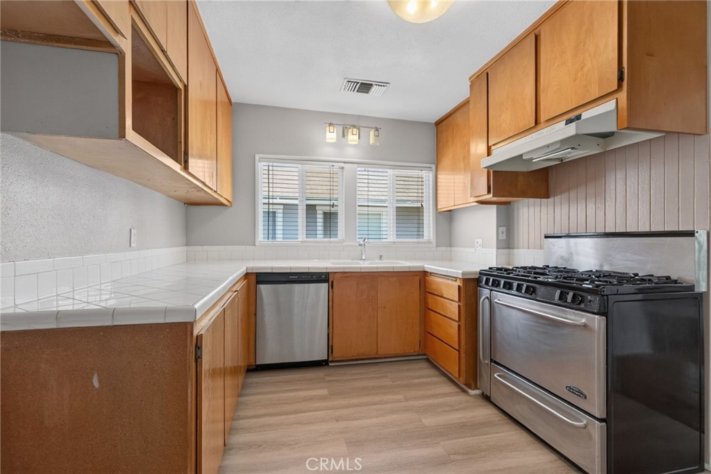 4391 Highland