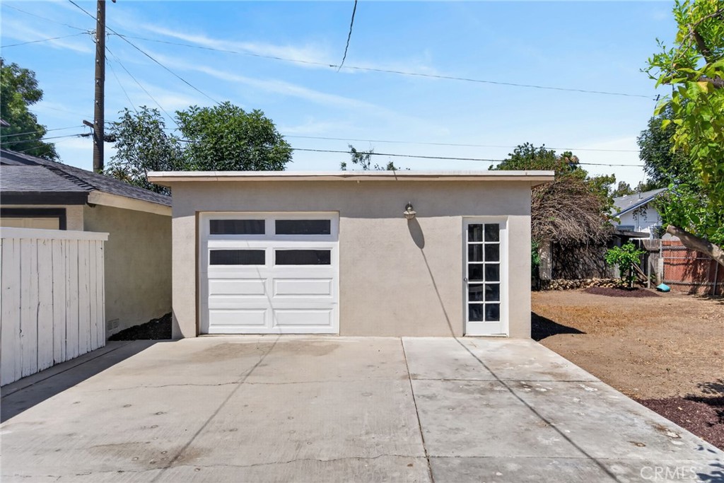 4391 Highland