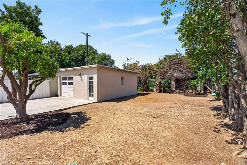 4391 Highland