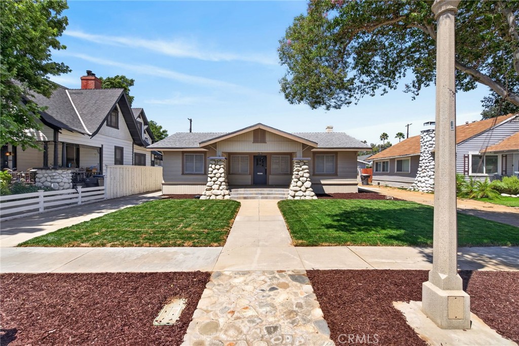 4391 Highland