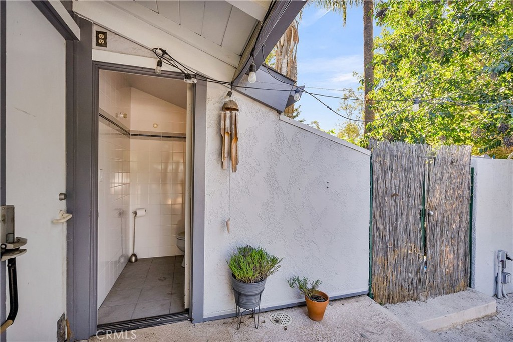 2110 Hathaway