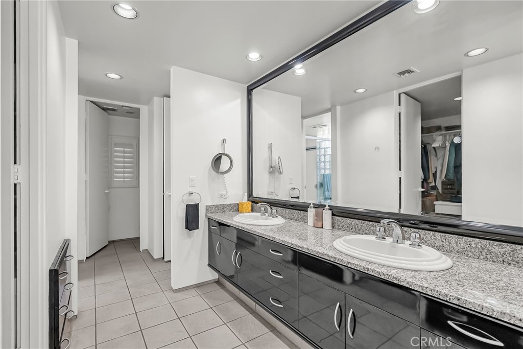 2110 Hathaway