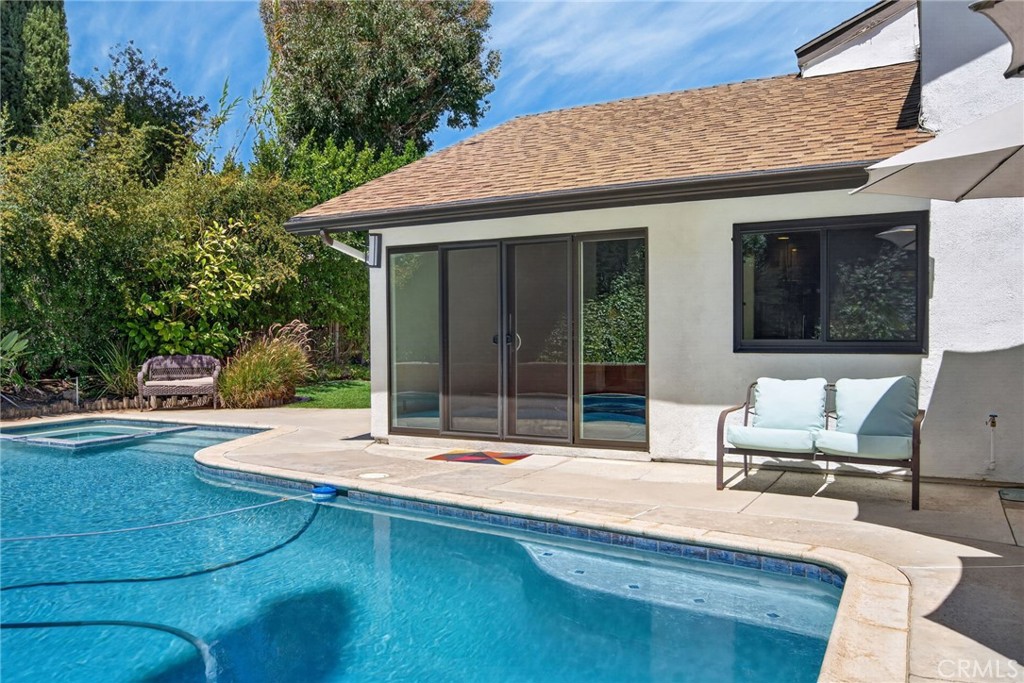 2182 Ranchwood