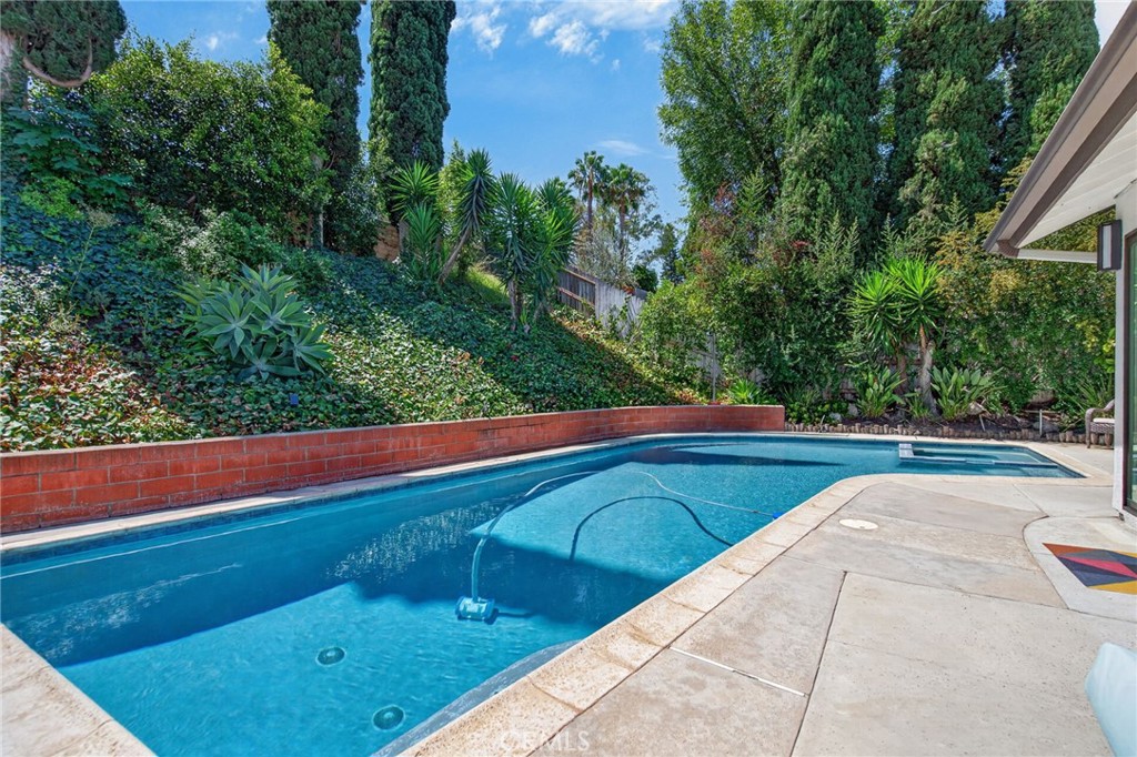 2182 Ranchwood