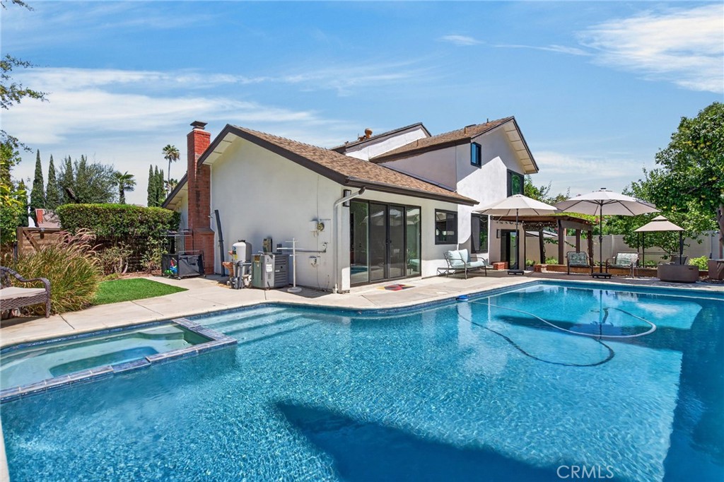 2182 Ranchwood