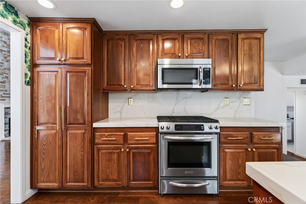 2182 Ranchwood