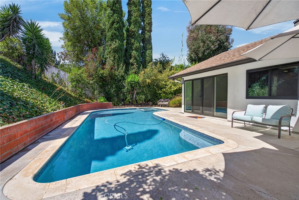 2182 Ranchwood