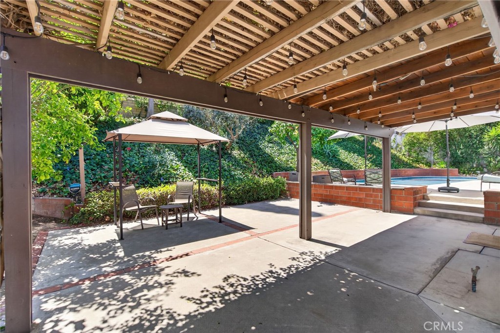 2182 Ranchwood