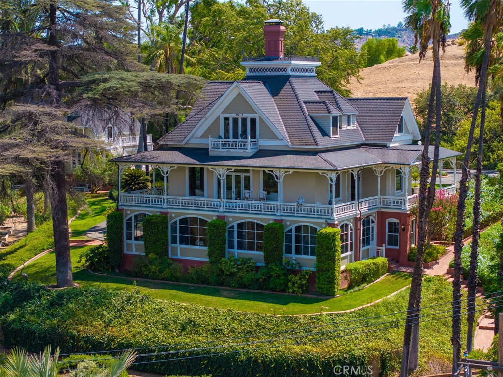 2812 Ivy