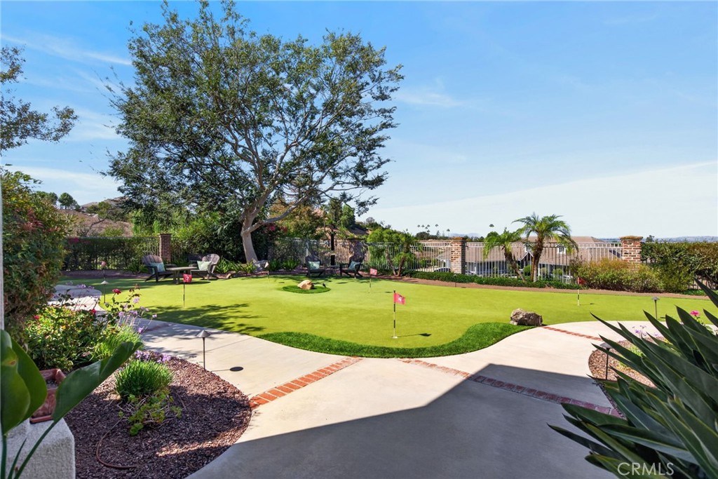 6872 Chartwell