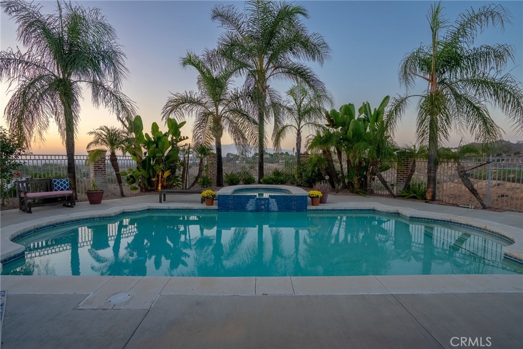 6872 Chartwell