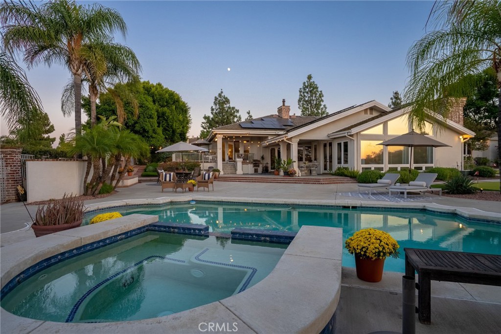 6872 Chartwell
