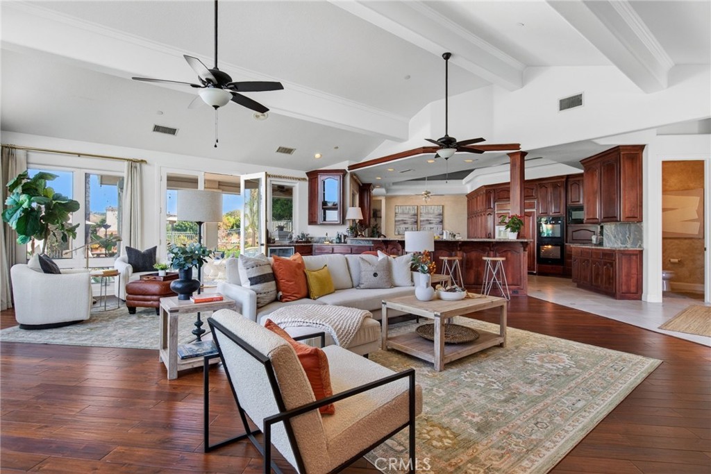 6872 Chartwell