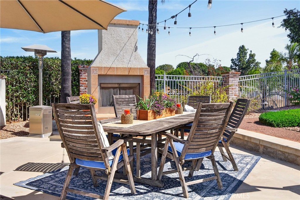 6872 Chartwell