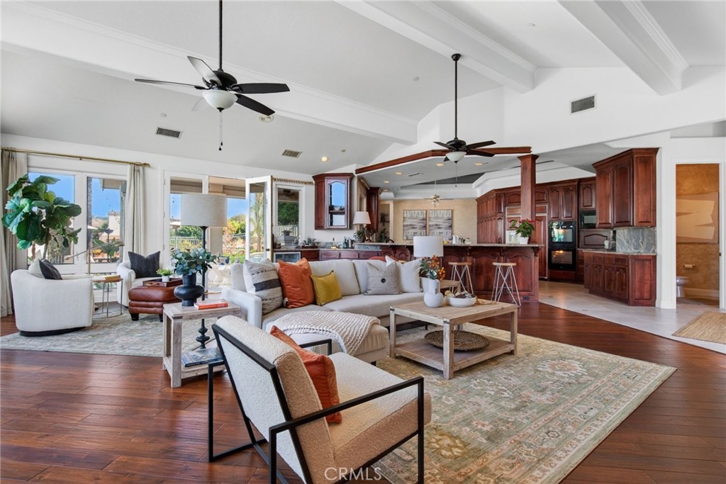 6872 Chartwell