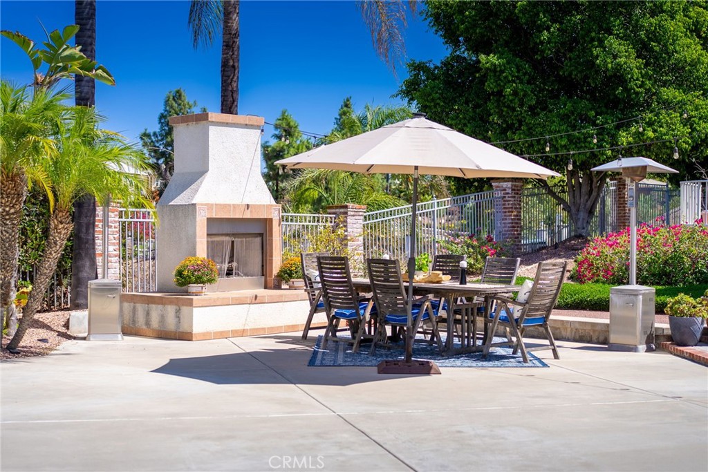 6872 Chartwell