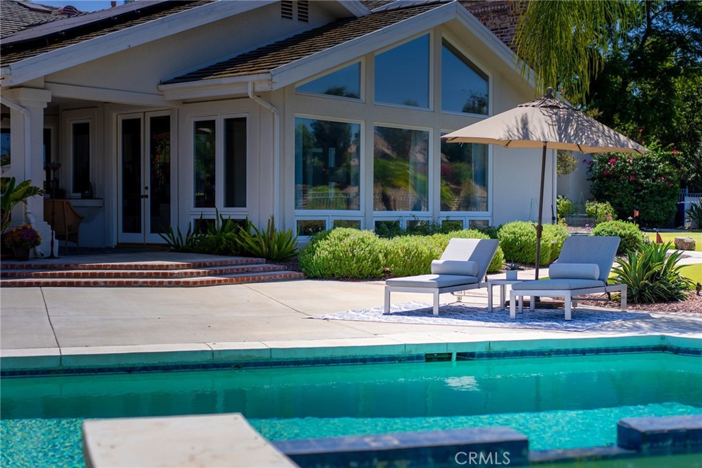 6872 Chartwell