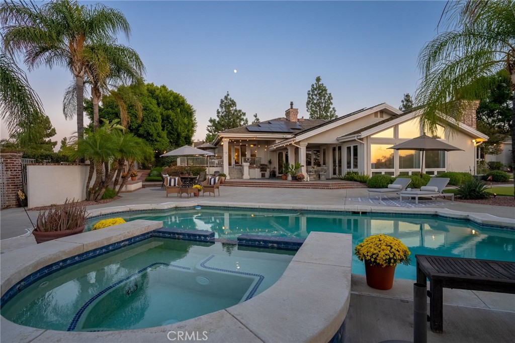 6872 Chartwell