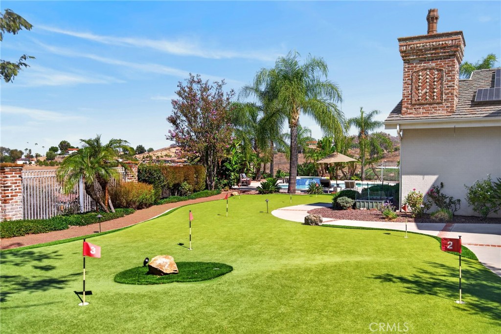 6872 Chartwell
