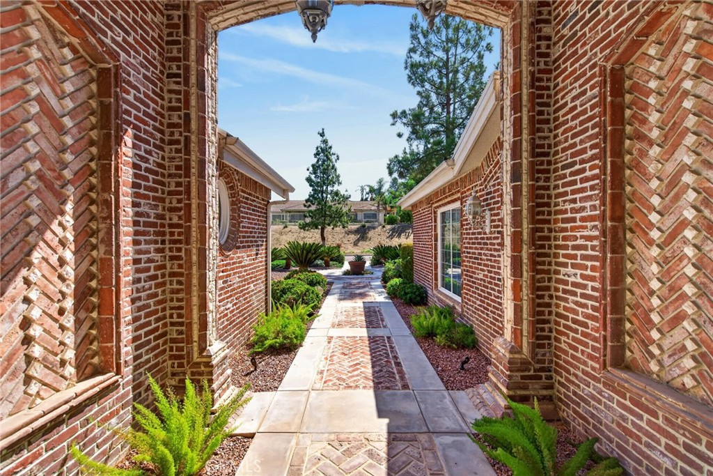 6872 Chartwell
