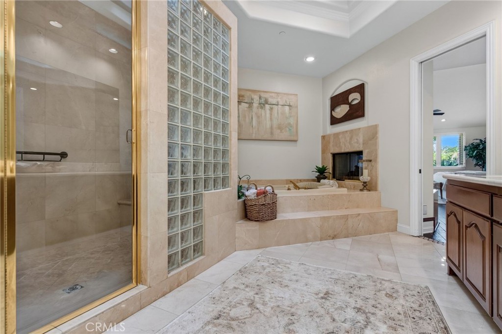 6872 Chartwell