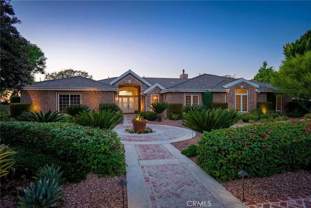 6872 Chartwell