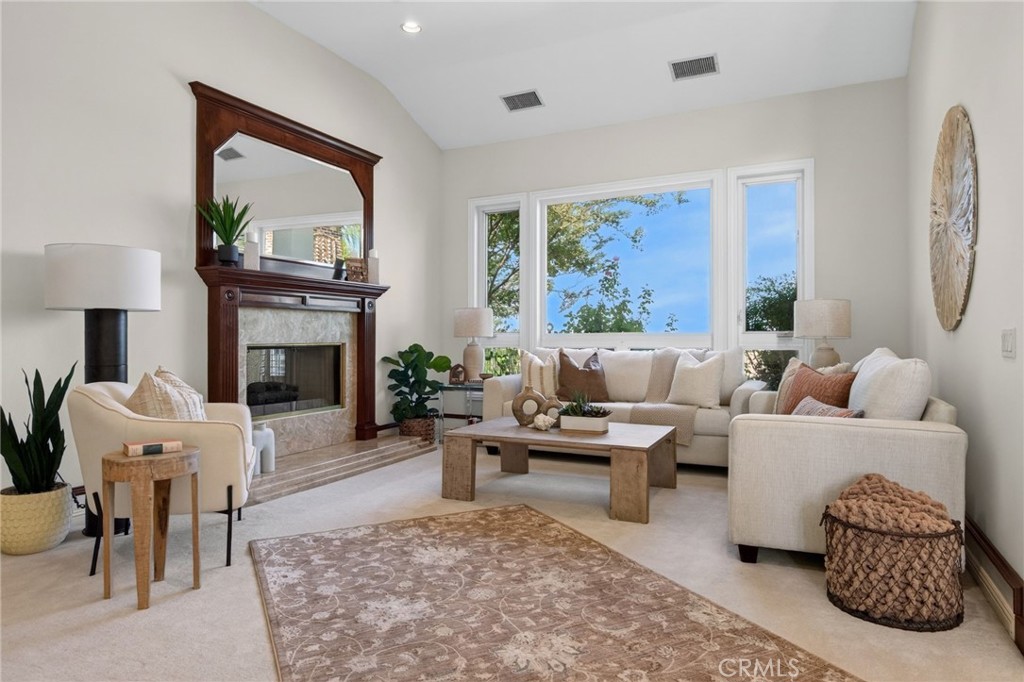 6872 Chartwell