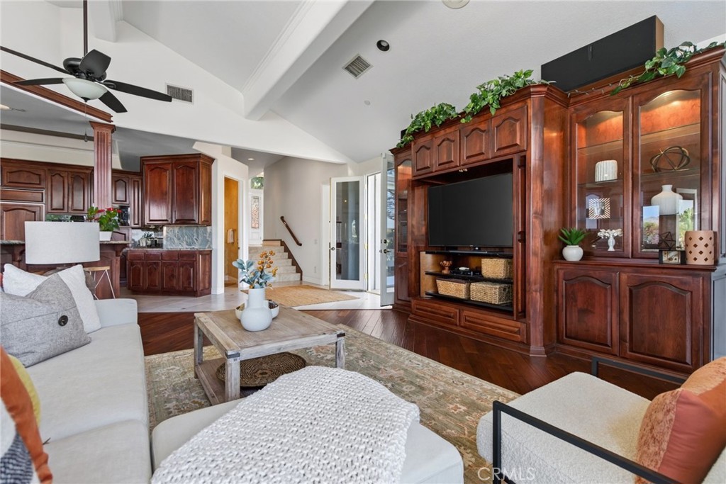 6872 Chartwell