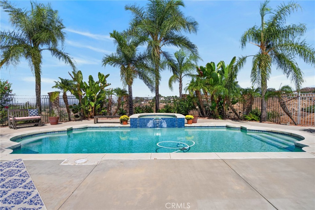 6872 Chartwell